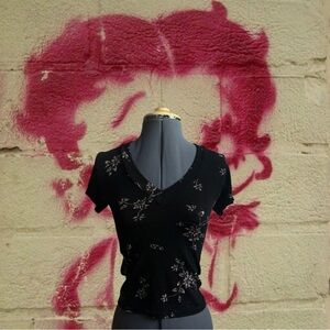 Black Floral V-Neck Short Sleeve Top